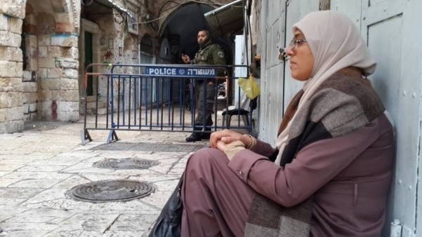 ابعاد مقدسية عن الأقصى والحبس المنزلي لشاب من سلوان